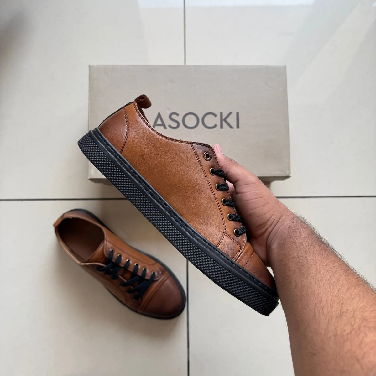 GENUINE LEATHER SNEAKER